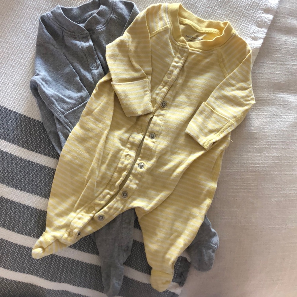 🌙 Moon and Back by Hanna Andersson Set of 2 Footed Pajamas